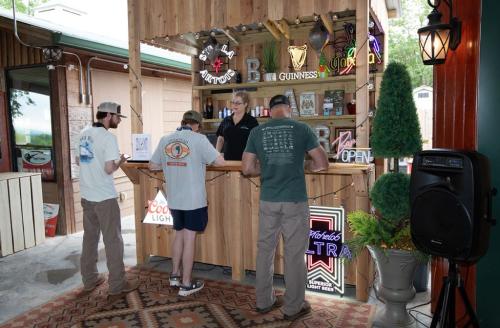 bar-customers (1)